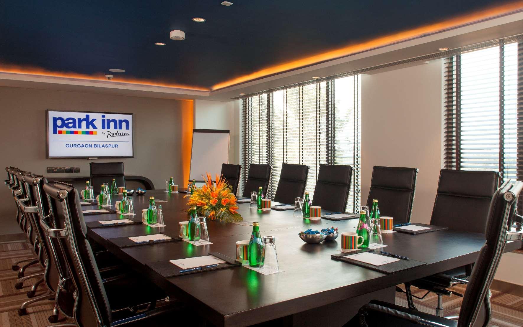 Park Inn By Radisson Gurgaon Bilaspur Manesar Dış mekan fotoğraf