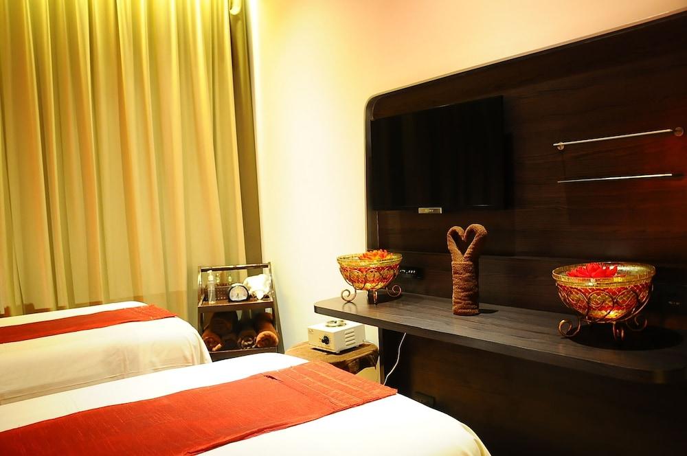Park Inn By Radisson Gurgaon Bilaspur Manesar Dış mekan fotoğraf